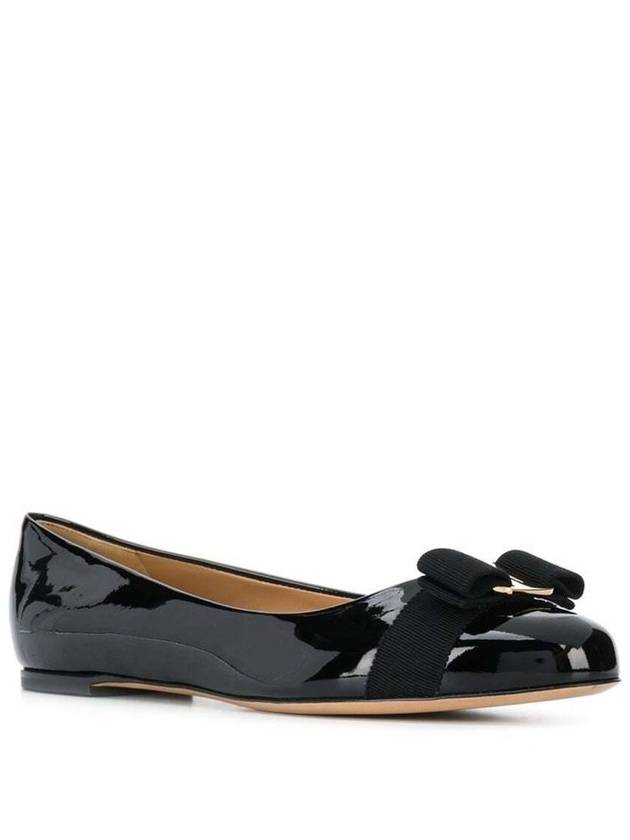 Women’s Varina Bellet Flats Black - SALVATORE FERRAGAMO - BALAAN 3