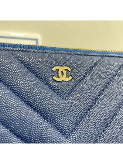 Caviar Chevron New Medium Clutch - CHANEL - BALAAN 2