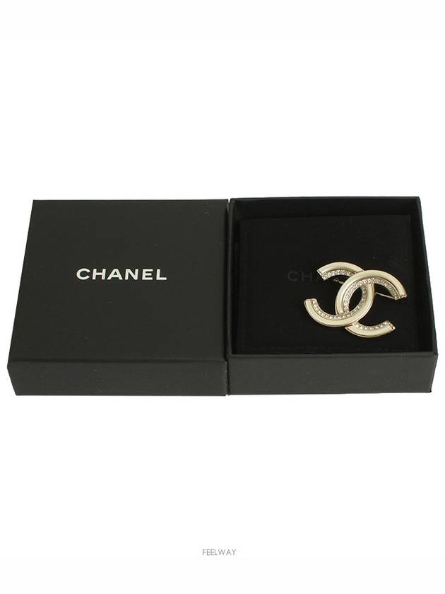 Women Brooches Pins - CHANEL - BALAAN 5