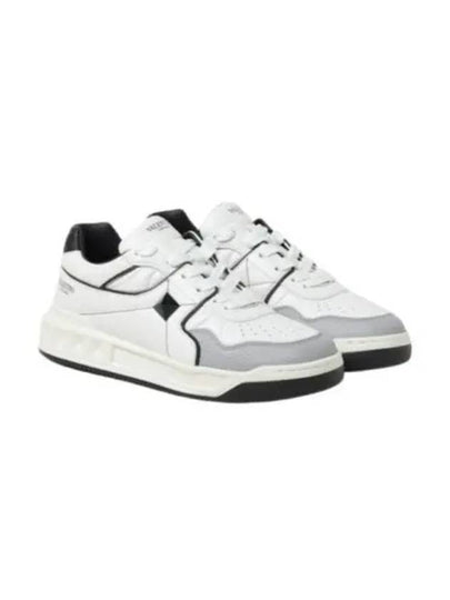 Stud Low Top Sneakers White - VALENTINO - BALAAN 2