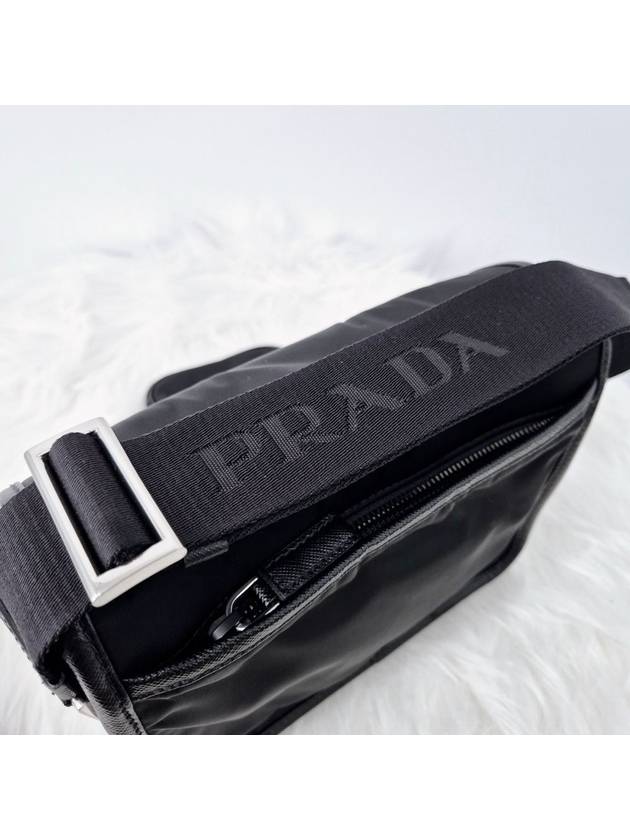 Re nylon triangle logo men s cross bag shoulder black - PRADA - BALAAN 6