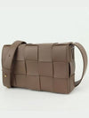 Intrecciato Cassette Cross Bag Dove Gray - BOTTEGA VENETA - BALAAN.