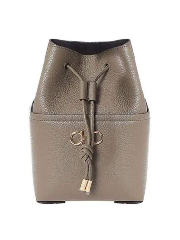 Grained Leather Gancini Mini Bucket Bag Olive Green - SALVATORE FERRAGAMO - BALAAN 2