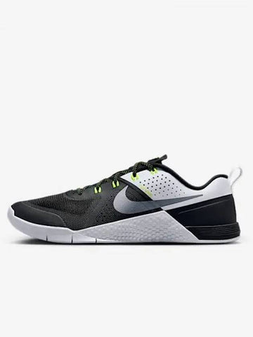 Metcon 1 OG Men s Sneakers Black White Metallic Cool Gray FQ1854 002 757835 - NIKE - BALAAN 1