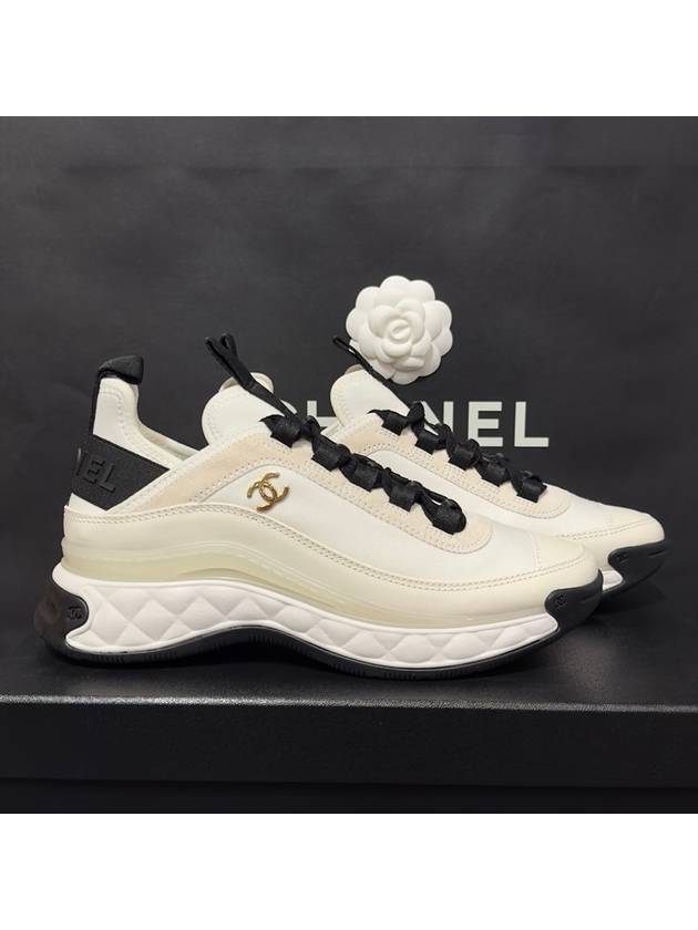 Mixed Fibers Velvet Calfskin Low Top Sneakers Ivory - CHANEL - BALAAN 4