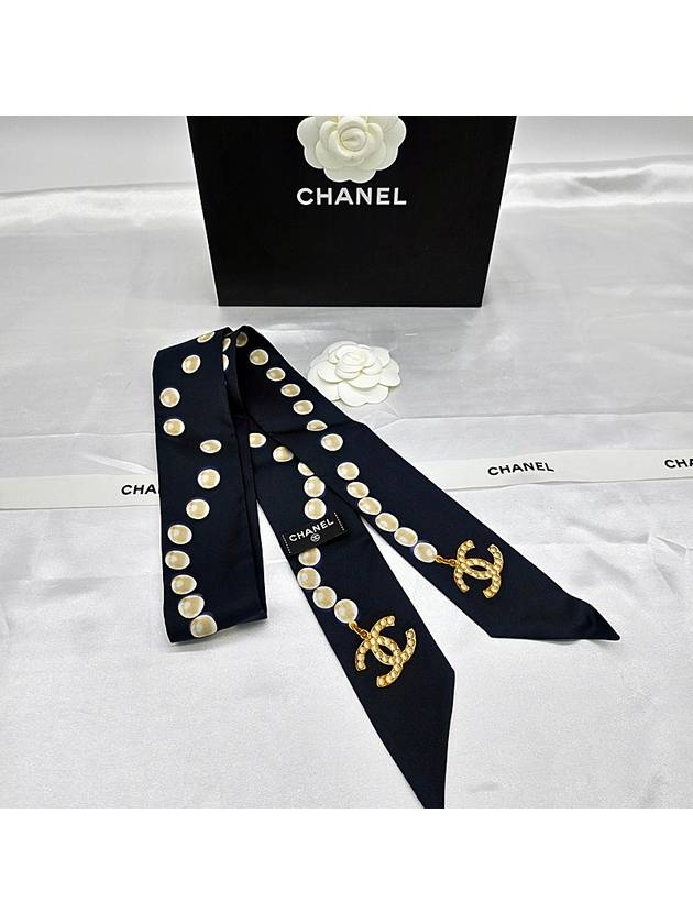 CC Pearl Silk Twilly Scarf Navy AA1208 - CHANEL - BALAAN 1