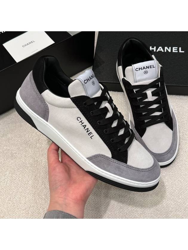 Men's Sneakers Calfskin Suede Bold Lettering Gray Black - CHANEL - BALAAN 1