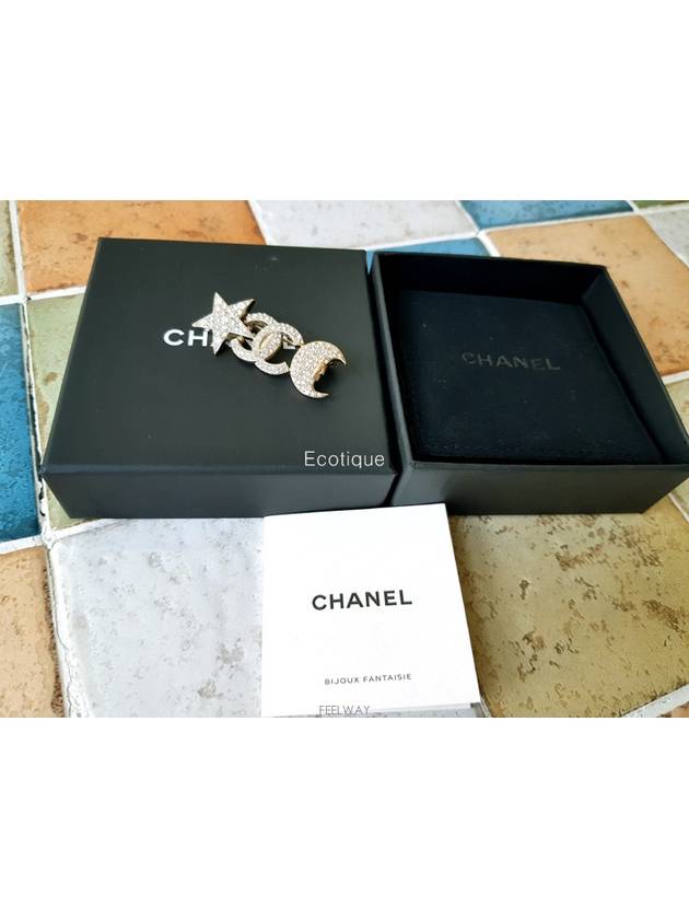 Women Brooches Pins - CHANEL - BALAAN 1