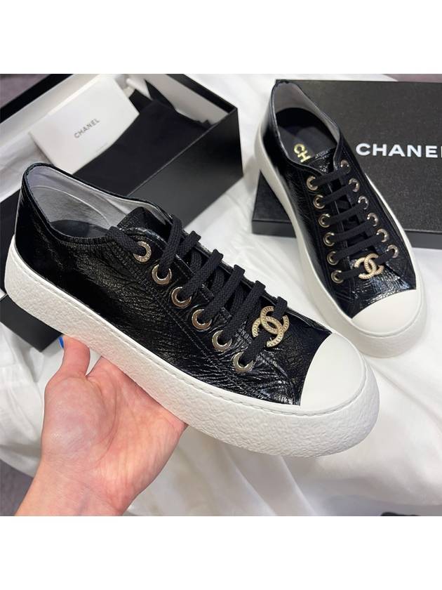 Women's Sneakers Patent Black CC Gold Spears - CHANEL - BALAAN 2