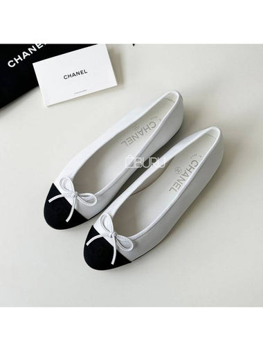 Classic Ballerina Flat Shoes White Black G02819 - CHANEL - BALAAN 1