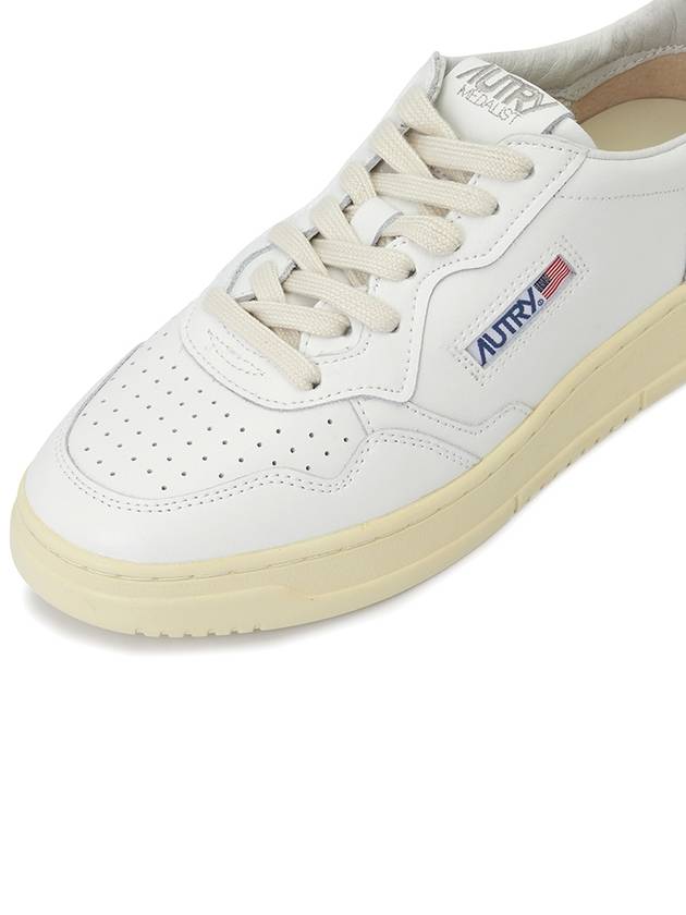 Medalist Low Top Sneakers All White - AUTRY - BALAAN 8