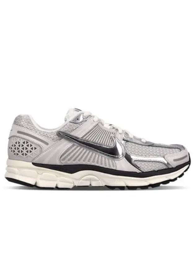 Zoom Vomero 5 Sneakers Photon Dust and Metallic Silver - NIKE - BALAAN 2