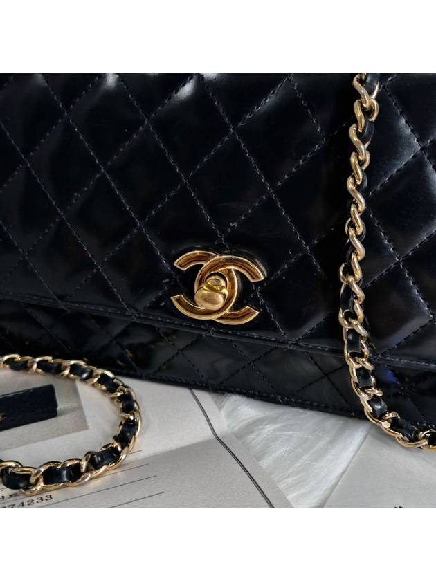 Patent chain cross bag black - CHANEL - BALAAN 6