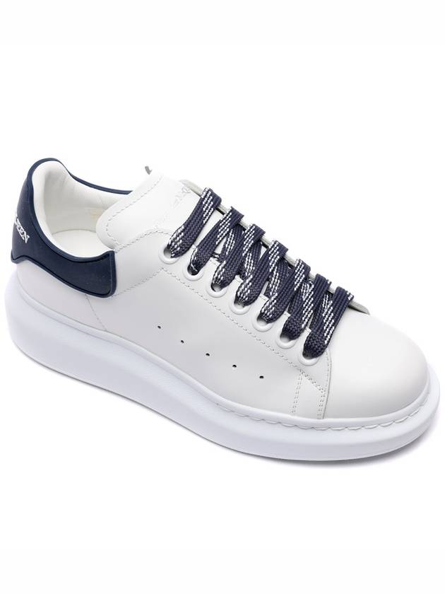 Women's Navy Tab Oversized Low Top Sneakers White - ALEXANDER MCQUEEN - BALAAN 4