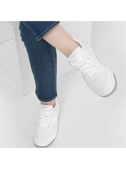 Win studded low-top sneakers white - VALENTINO - BALAAN 2