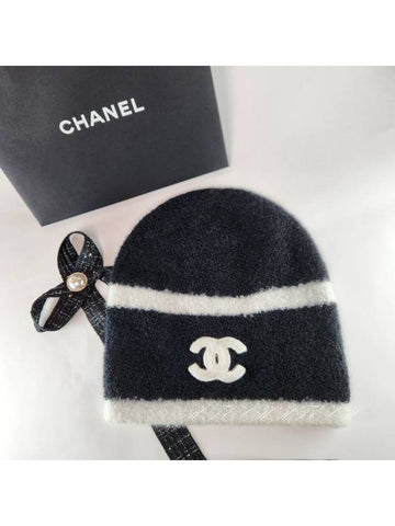 Beanie CC Logo Cashmere Silk Black Winter Knit Hat AAA564 - CHANEL - BALAAN 1