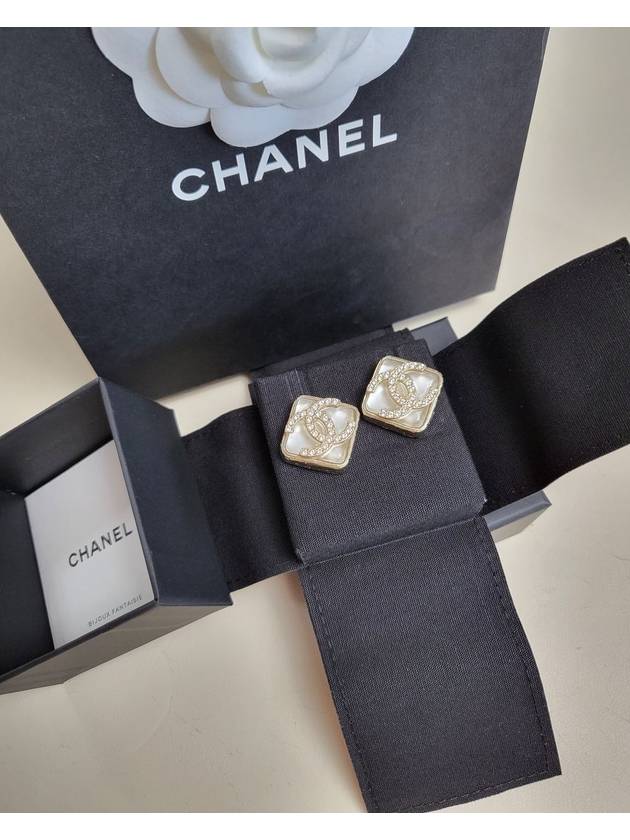 Classic CC logo square crystal resin pearl white earrings square earrings AB8403 - CHANEL - BALAAN 7