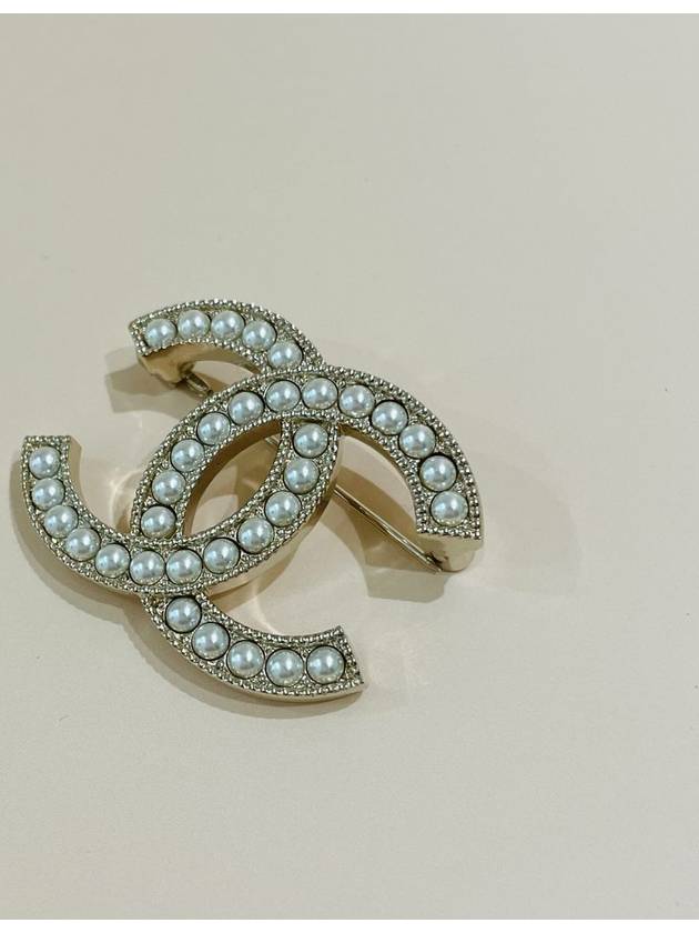 CC logo pearl brooch ABB266B - CHANEL - BALAAN 5