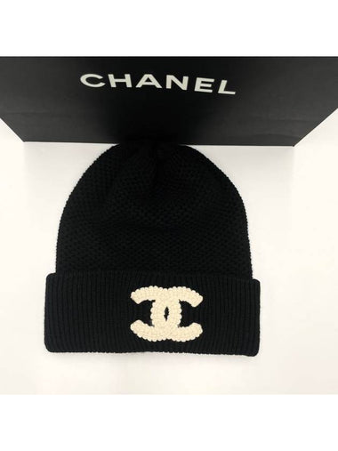 Beanie CC Logo Cashmere Winter Hat Classic Black AAA398 - CHANEL - BALAAN 1