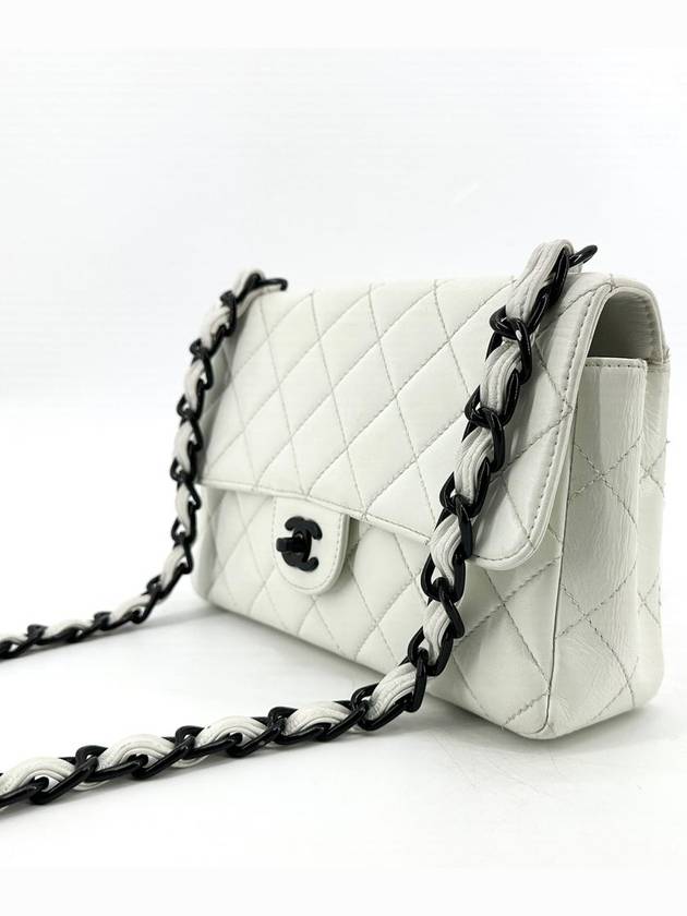 Black Classic Lambskin Flap Shoulder Bag - CHANEL - BALAAN 3