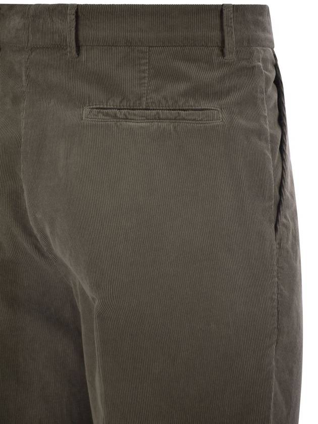 Leisure fit trousers in garment dyed cotton corduroy with darts - BRUNELLO CUCINELLI - BALAAN 4