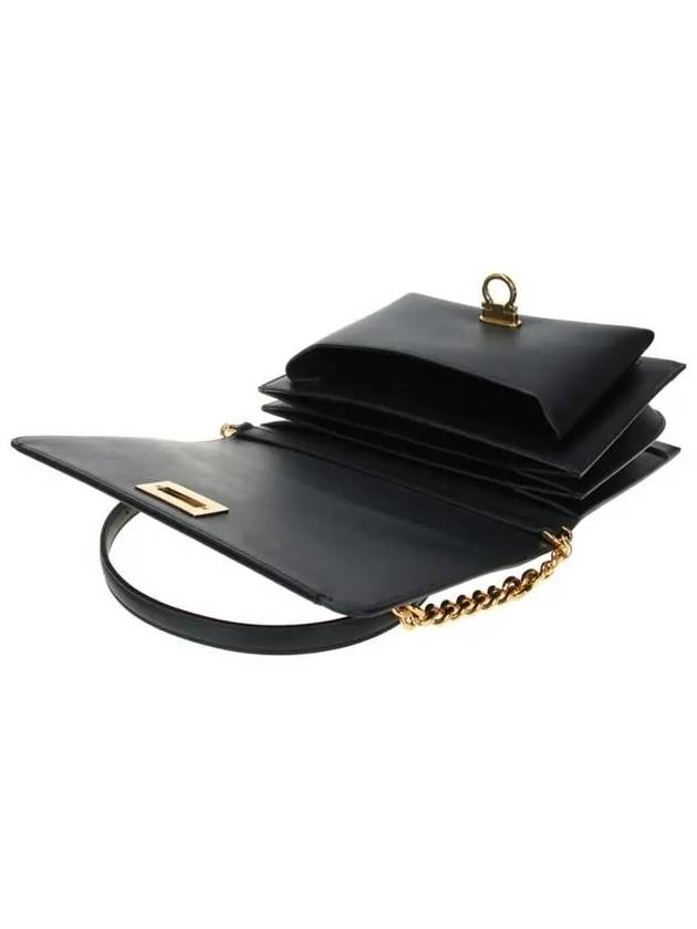 Gancini Trifolio Flap Leather Shoulder Bag Black - SALVATORE FERRAGAMO - BALAAN 7