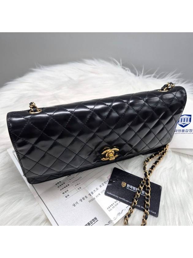 Patent chain cross bag black - CHANEL - BALAAN 7