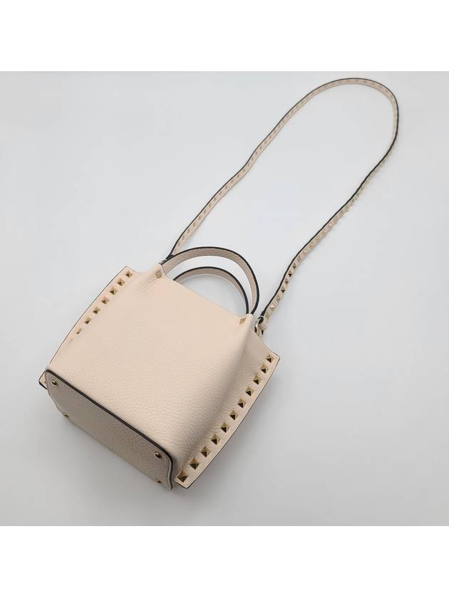 Rockstud Strap Tote Bag Ivory - VALENTINO - BALAAN 9