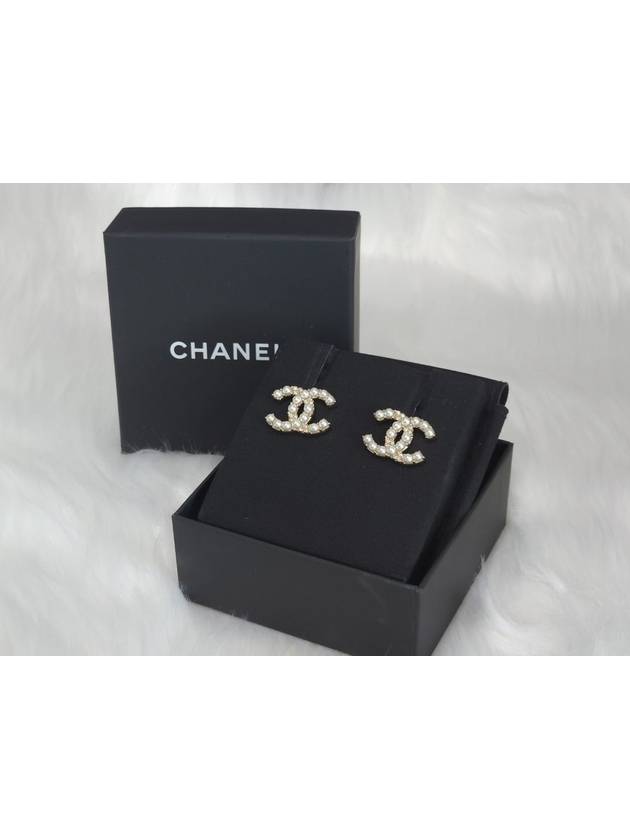 CC Logo Pearl Stud Earrings Gold - CHANEL - BALAAN 8