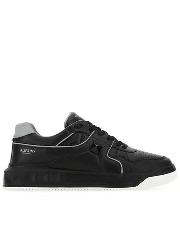 One Stud Low Top Sneakers Black - VALENTINO - BALAAN 1