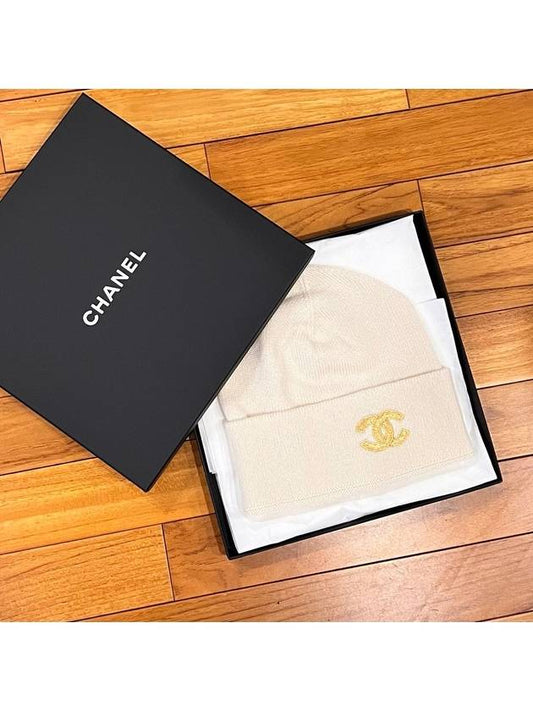 CH CC Gold Cashmere Beanie Ivory AA8310 CH32AC007 - CHANEL - BALAAN 1