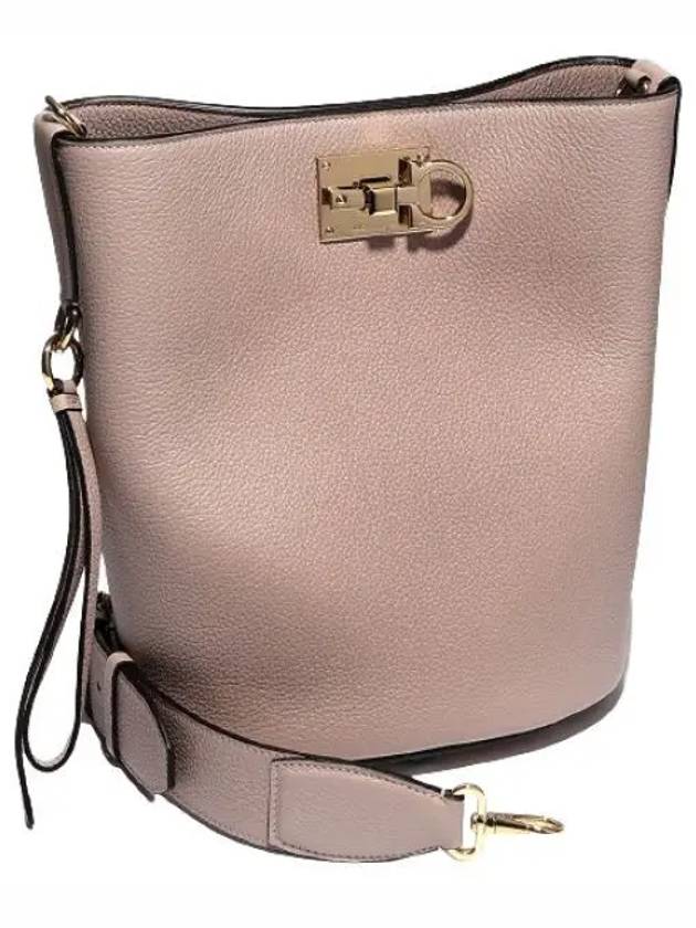 Gold Studio Bucket Bag Amaretti - SALVATORE FERRAGAMO - BALAAN 2