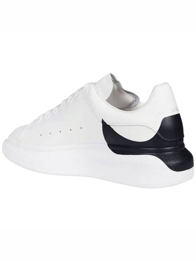 Men's Black Painting Oversole Low Top Sneakers White - ALEXANDER MCQUEEN - BALAAN 5