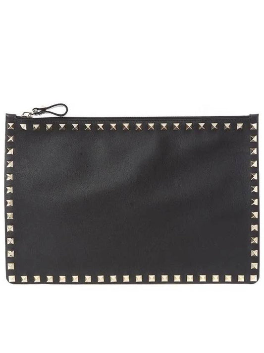 Rockstud leather clutch bag black - VALENTINO - BALAAN.