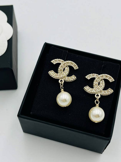 CC Metal Logo Pearl Earrings Gold - CHANEL - BALAAN 2