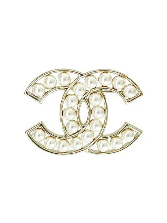 Brooch Metal Glass Pearls & Gold Pearly White - CHANEL - 1