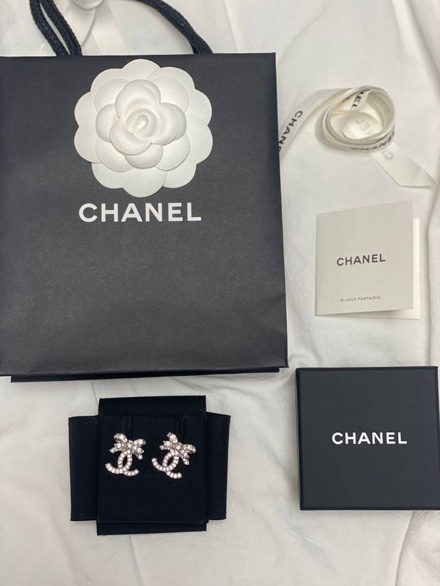 CC Logo Ribbon Metal Diamantes Crystal Earrings Silver - CHANEL - BALAAN 7