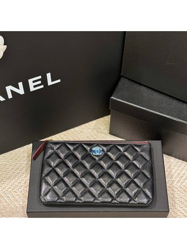 Pouch Caviar Skin Gold CC Logo Black - CHANEL - BALAAN 3