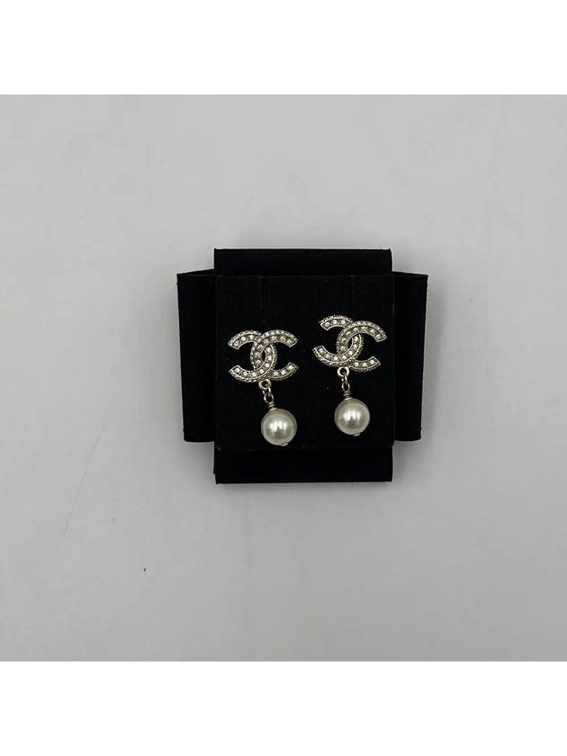 Earrings Metal Glass Pearl Gold Crystal A86506 - CHANEL - BALAAN 2