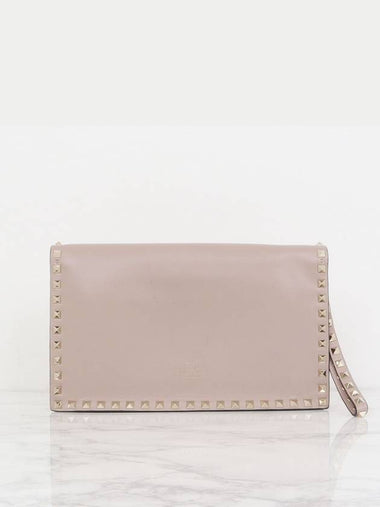 ZW2B0399NBD Rockstud Strap Clutch Bag - VALENTINO - BALAAN 1