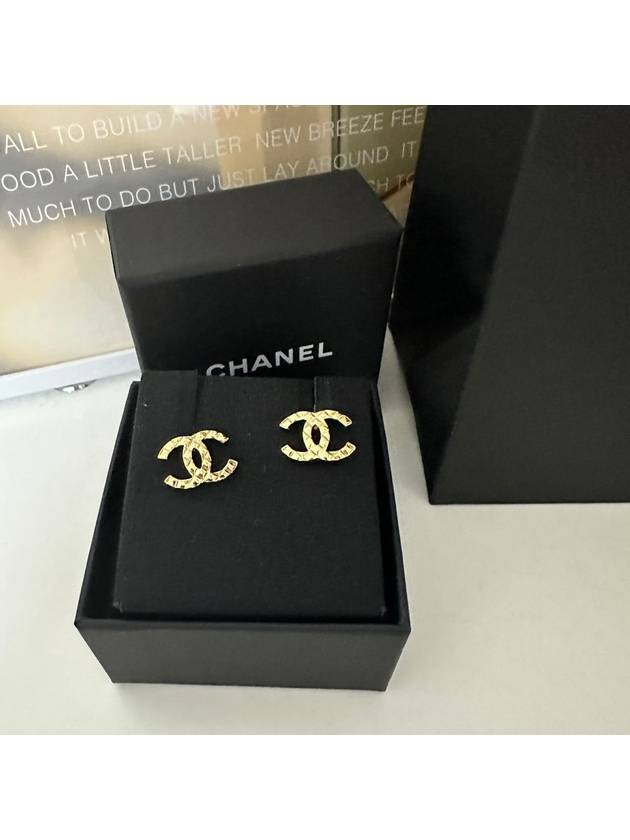 Stud Metal Earrings Gold - CHANEL - BALAAN 3