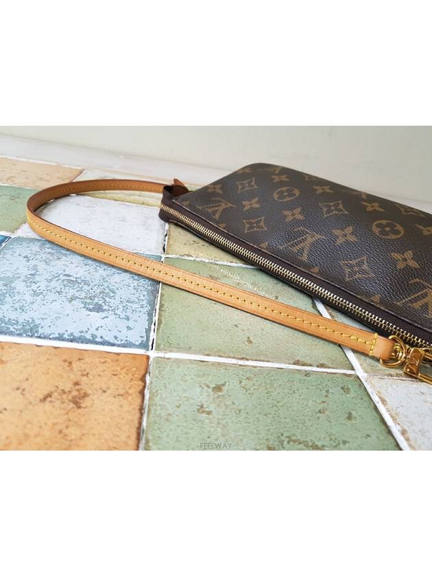 women pouch bag - LOUIS VUITTON - BALAAN 3