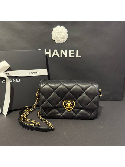 Heart CC Lambskin Turnlock Black Flap Bag Gold Plated - CHANEL - BALAAN 2