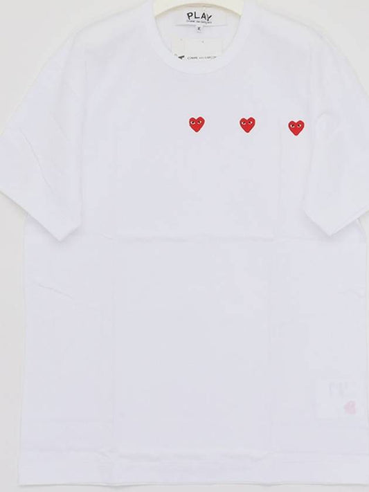 P1T3373 WHITE Triple Red Heart Short Sleeve T Shirt - COMME DES GARCONS - BALAAN 2