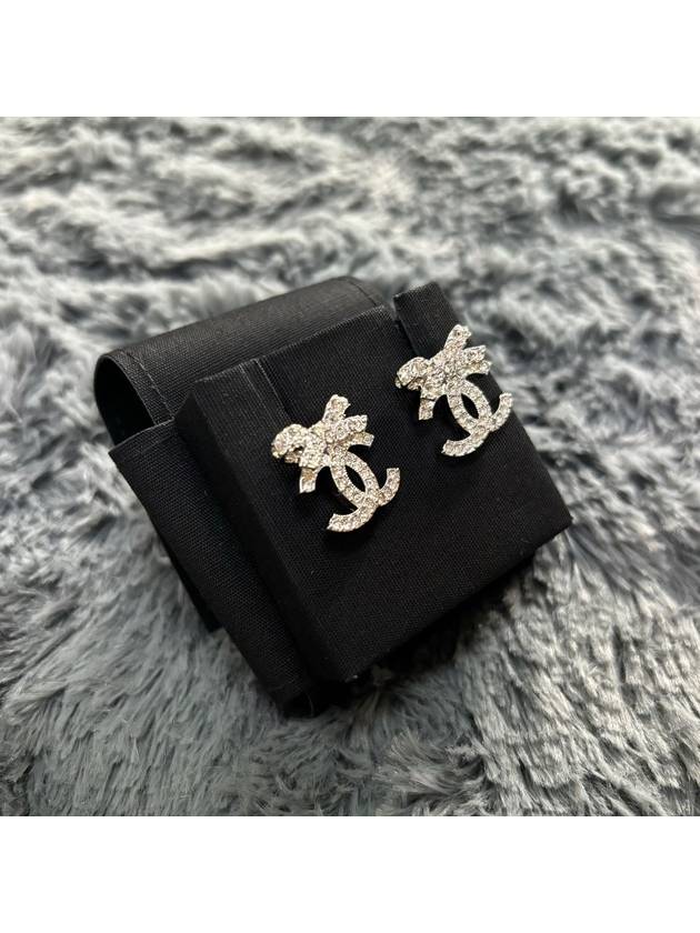 CC logo diamante ribbon earrings - CHANEL - BALAAN 4