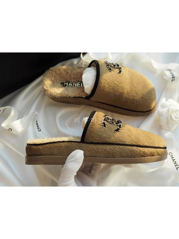 Chain CC Logo Shearling Suede Mule Slippers Beige G38648 - CHANEL - BALAAN 9