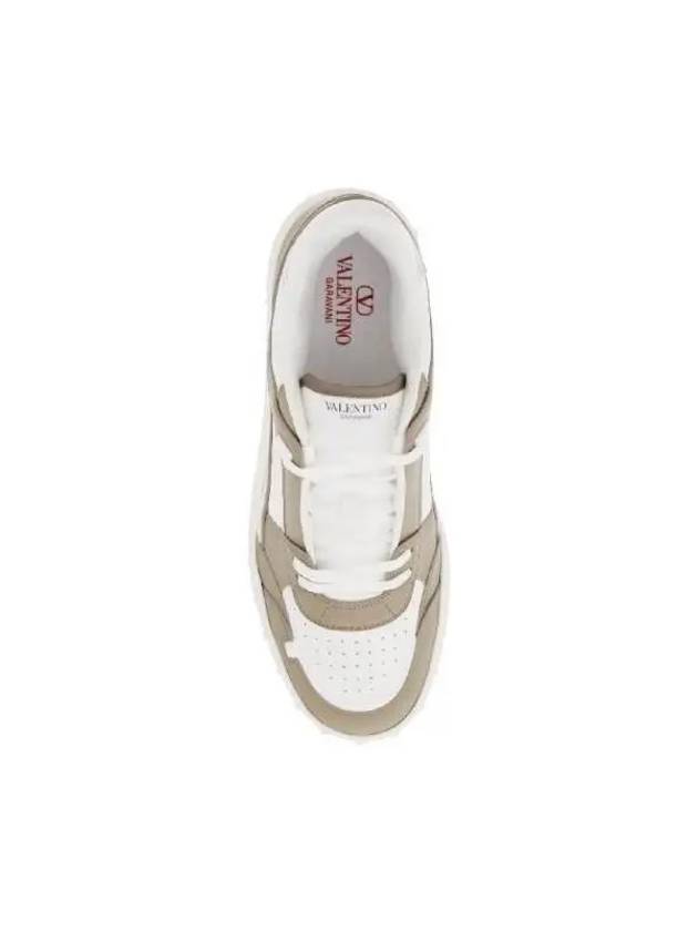 Rockstud Low Top Sneakers Beige - VALENTINO - BALAAN 3