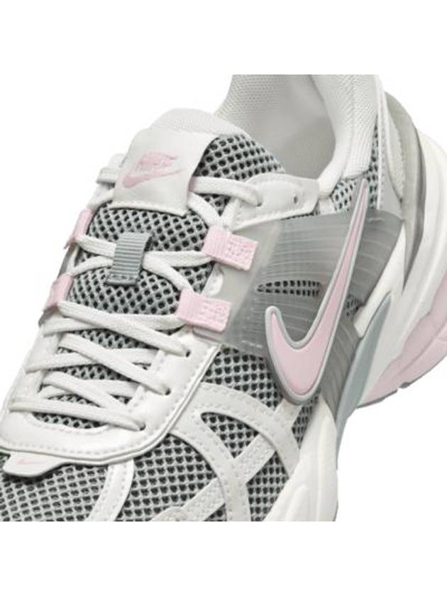 V2K Run Light Pumice Metallic Summit White Pink Foam HQ4046 001 - NIKE - BALAAN 6