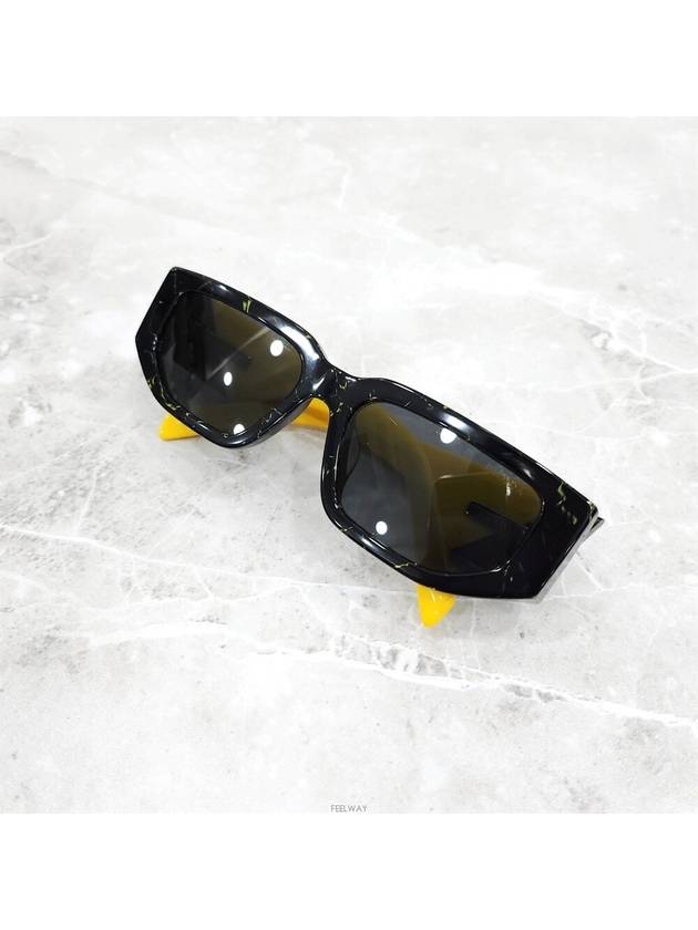 Lux You Triangle logo sunglasses - PRADA - BALAAN 4