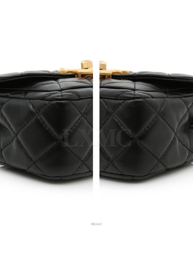 women cross bag - CHANEL - BALAAN 8